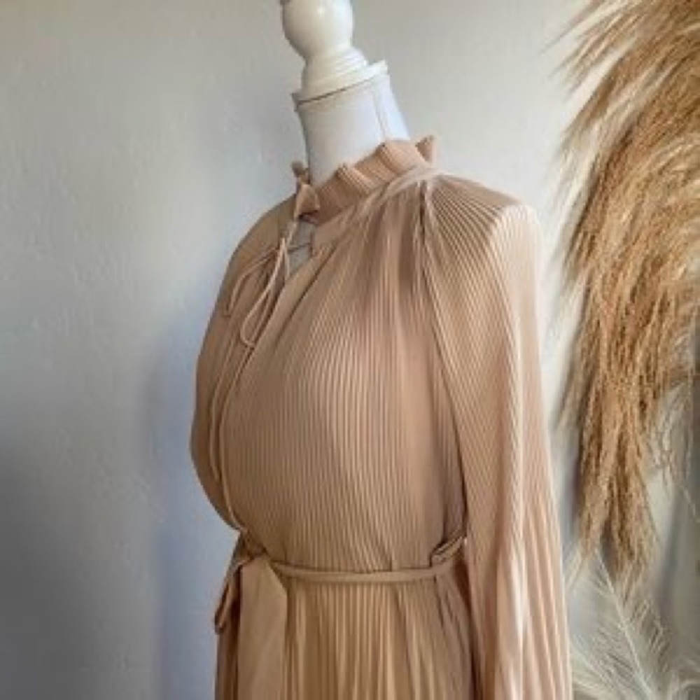 ENDLESS ROSE Black Pleated Mini Dress - Picture 7 of 9